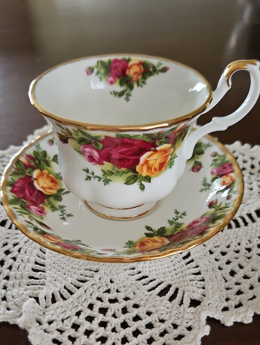 Vintage 1962 Royal Albert Old Country Roses Teacup & Saucer